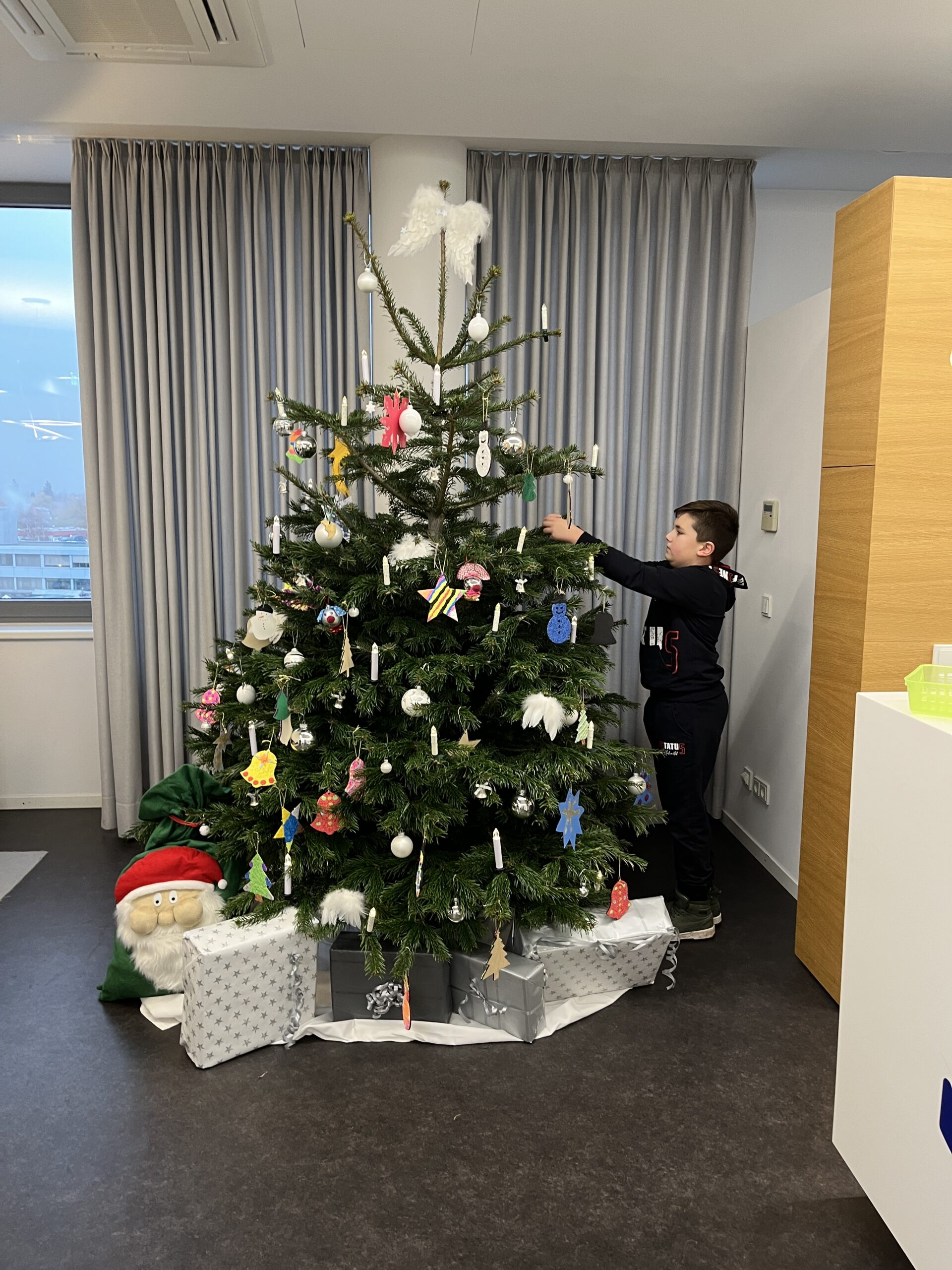 IMG_3426 Weihnachtsbaum-schmücken 2022