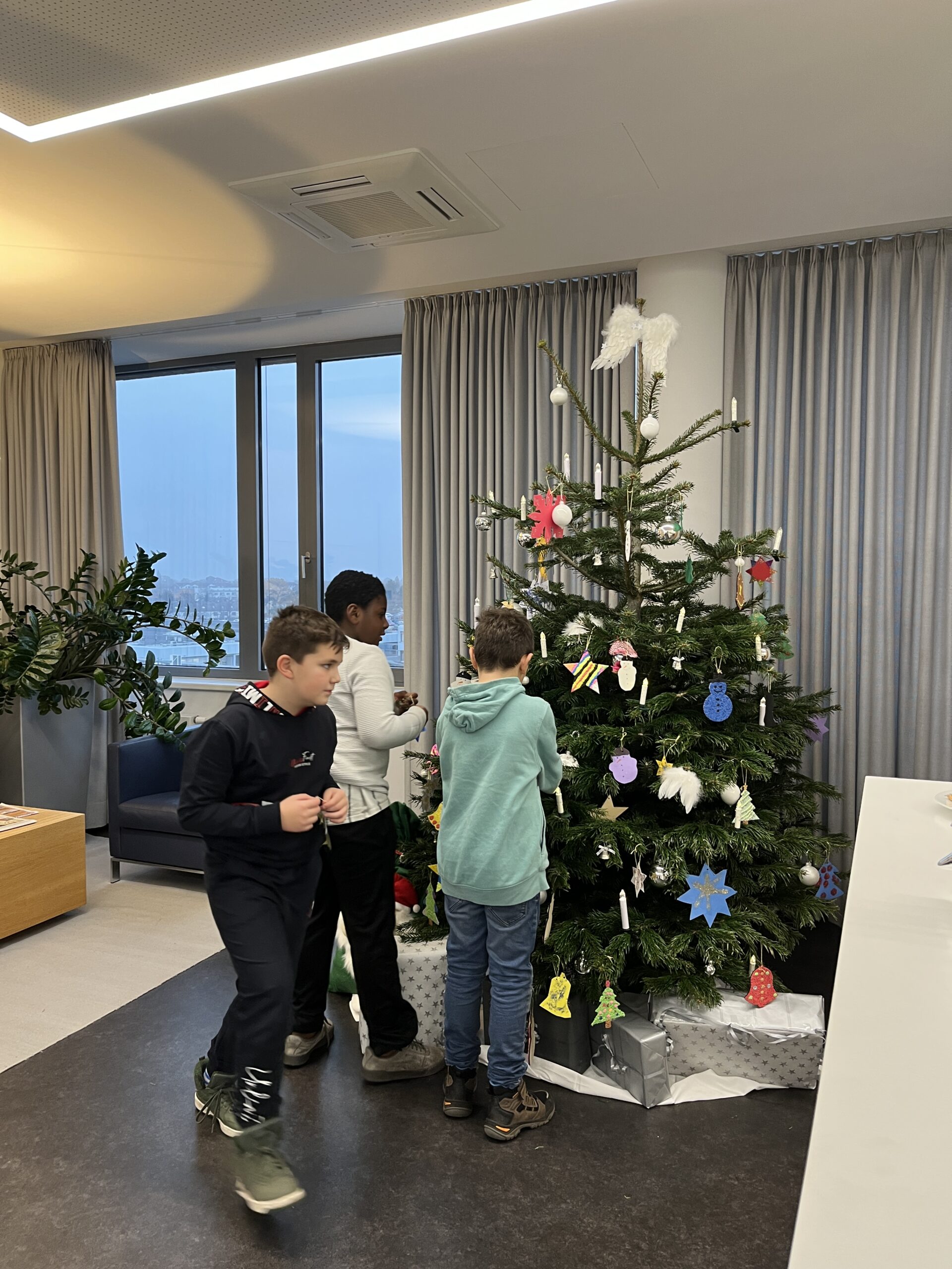 IMG_3450 Weihnachtsbaum-schmücken 2022